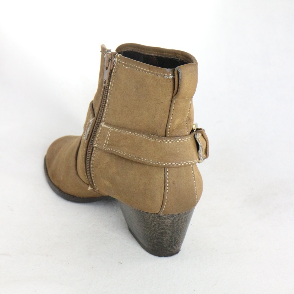 CLIFFS by WHITE MOUNTAIN Ruby Suede Zip Up Booties - Picture 6 of 8